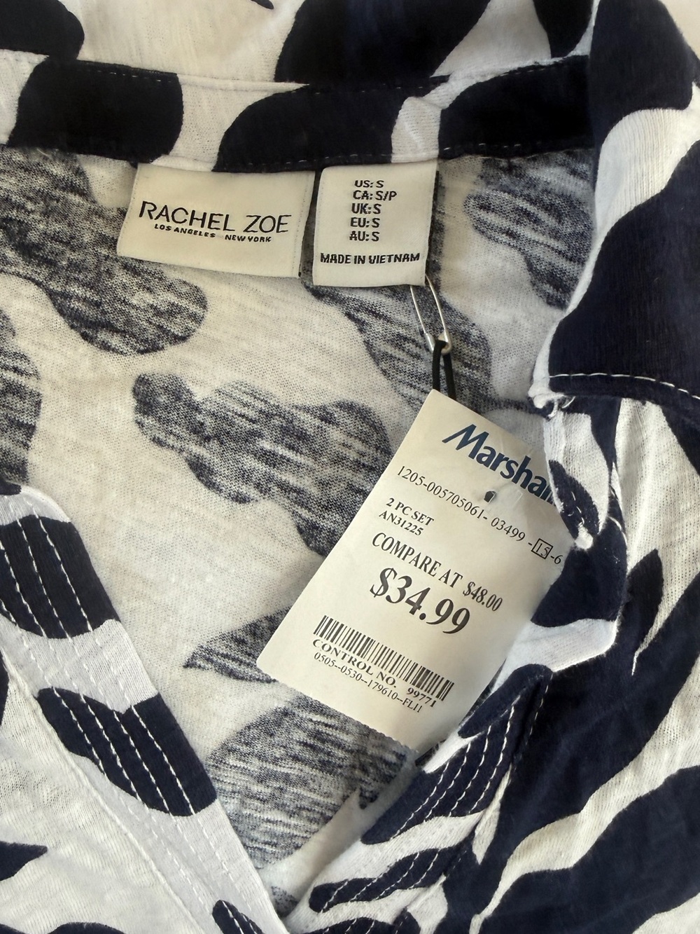 Rachael Zoe Navy and White Leaf-Print V-Neck Collared Top - Picture 4 of 4